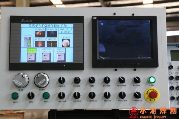 PLC近拍.JPG PLC近拍.JPG